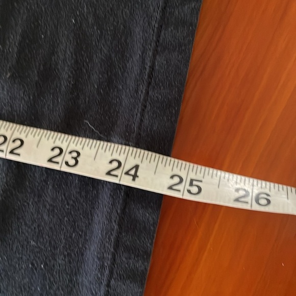 Large Under Armour The Girlfriend Tee black white graphic short sleeve shirt top - Picture 14 of 15